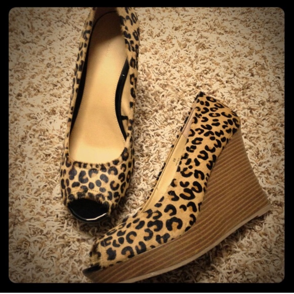 Women’s EXPRESS wedges.